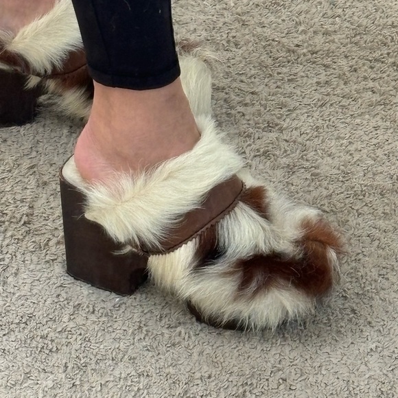 Vintage cow hide fur wooden clogs. - 8 - unique! - Picture 3 of 8